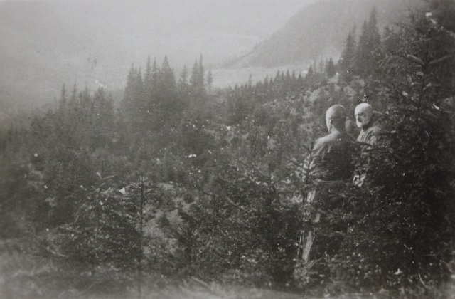 St. Brother Albert and an Albertine Brother looking down from Kalatowki