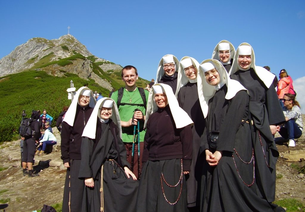 Albertine Sisters Novices on a mountain hike